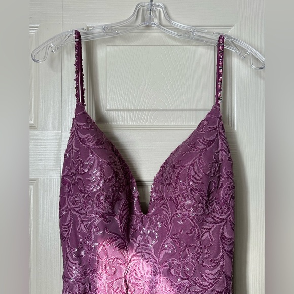 Size 12 Prom dress - Picture 2 of 10